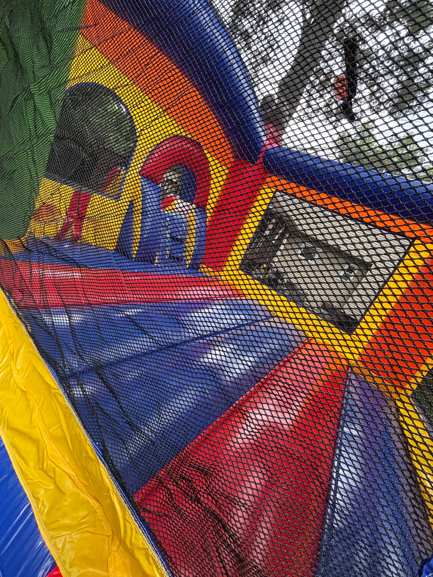 Combo bouncer w/ slide (wet/dry)