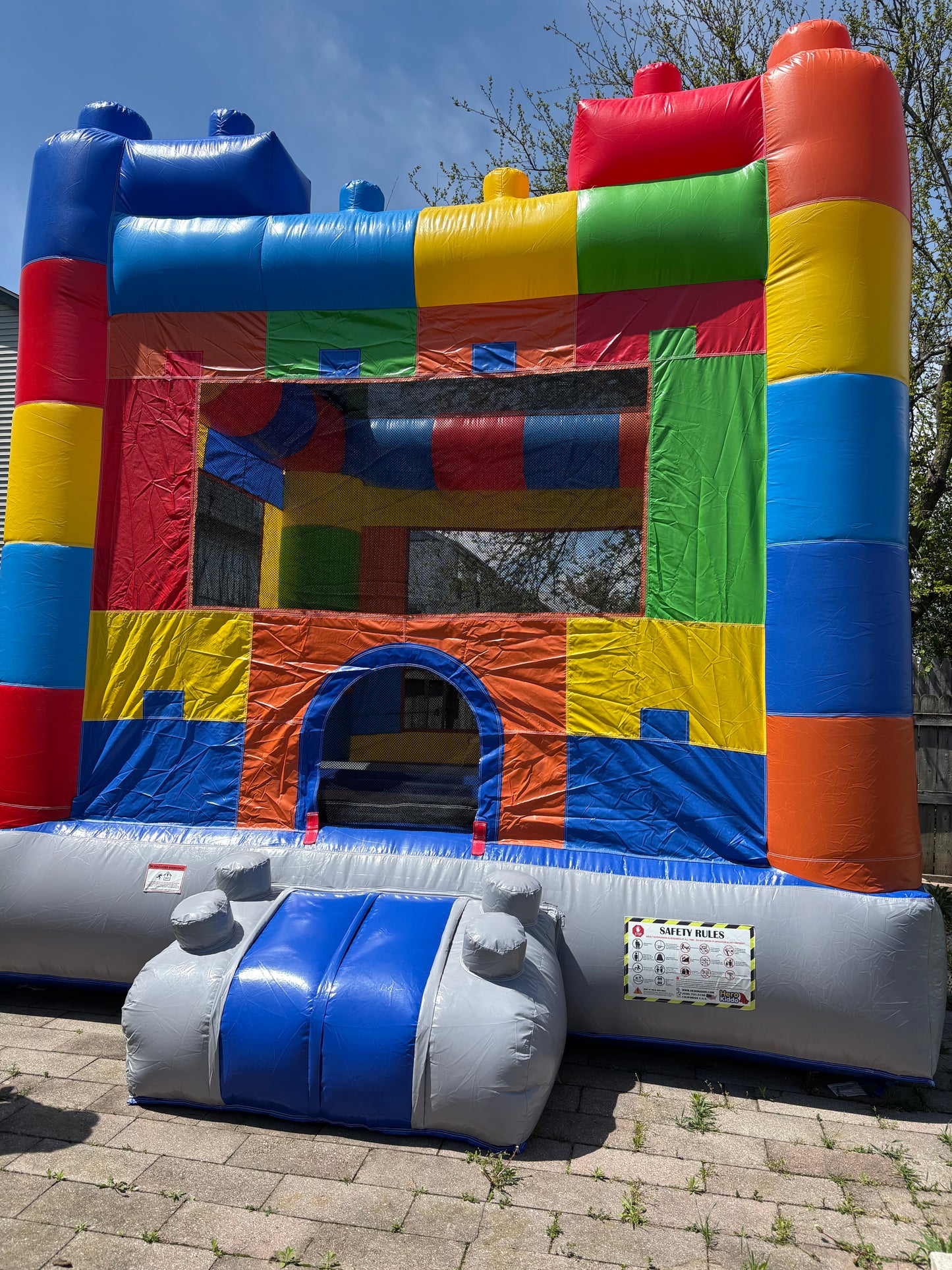 BLOCK PARTY BOUNCE HOUSE 13’x13’