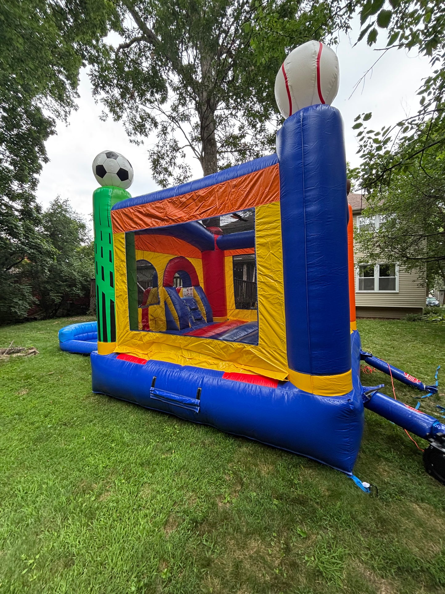 Combo bouncer w/ slide (wet/dry)