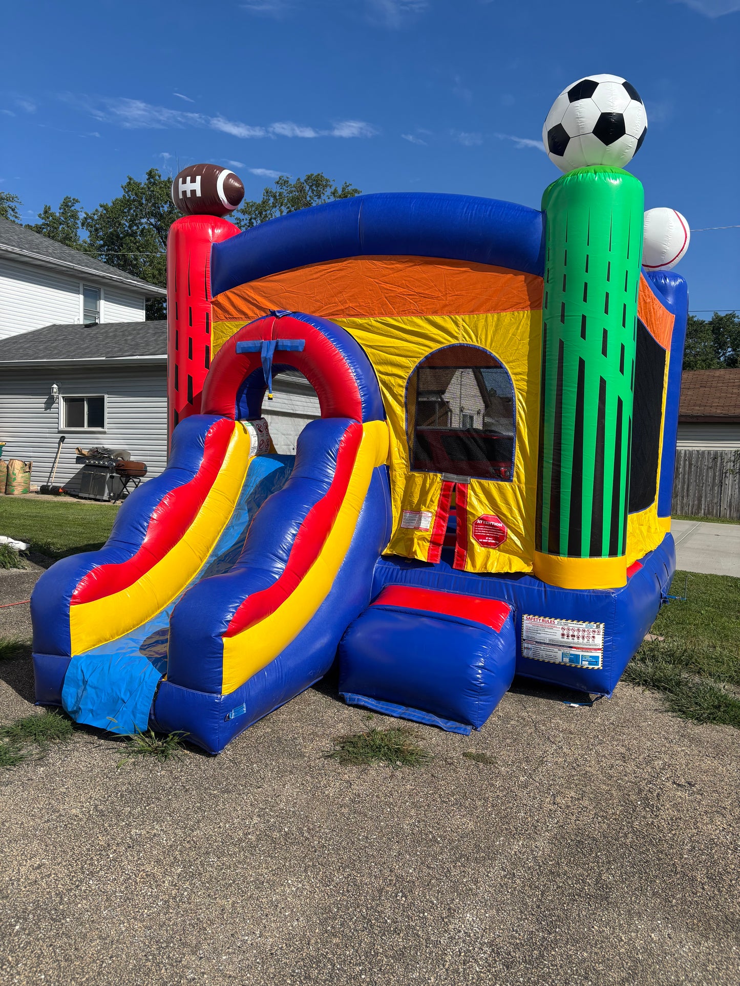 Combo bouncer w/ slide (wet/dry)